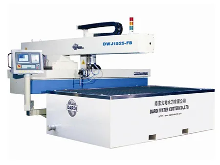 Máy cắt bằng tia nước, Máy cắt tia nước 3 trục DWJ1525